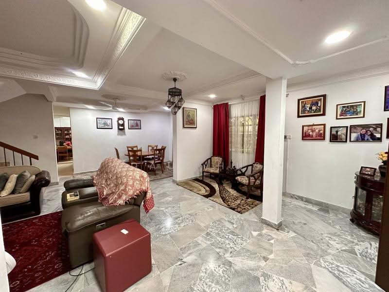 2-storey Terraced House for Sale in Batu Caves (Kuala Lumpur) - Firdaus Husin - Living Room - PropertyGuru.com.my