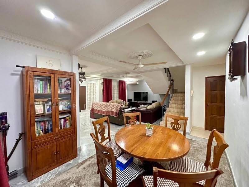 2-storey Terraced House for Sale in Batu Caves (Kuala Lumpur) - Firdaus Husin - Living Room - PropertyGuru.com.my