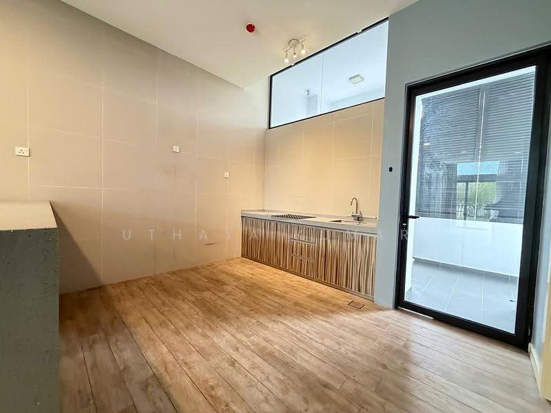 Bungalow House for Rent in Taman Villa Senja (Rawang) - Uthaya Kumar - Kitchen - PropertyGuru.com.my