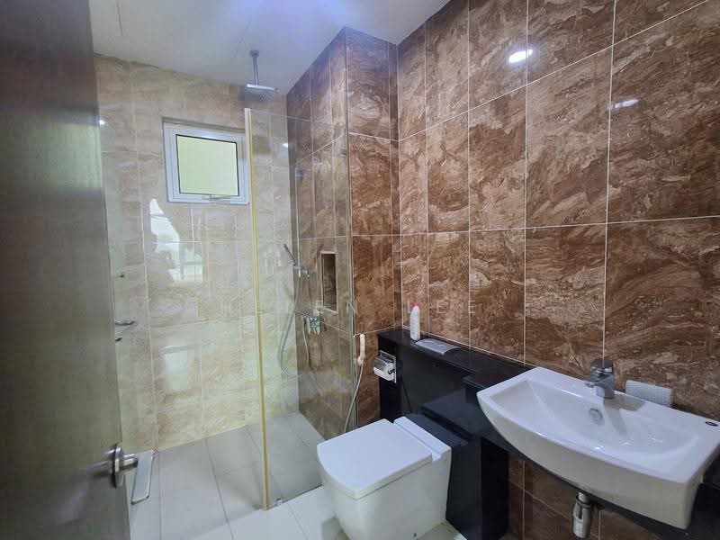 Service Residence for Sale at Paragon Residences @ Straits View - Helen Lee - Bathroom - PropertyGuru.com.my