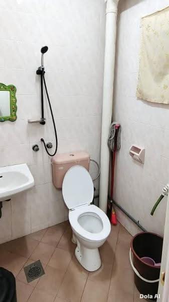 Rumah Teres 2-Tingkat untuk Dijual di Taman Tampoi Indah (Tampoi) - Yucong . - Bathroom - PropertyGuru.com.my