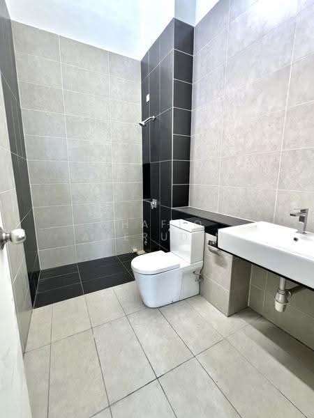 Rumah Teres 2-Tingkat untuk Dijual di Eco Majestic (Semenyih) - Shafiq Amerudin - Bathroom - PropertyGuru.com.my