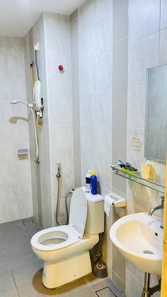 Kediaman Servis untuk Disewa di Sky Breeze Service Apartment - Alen Tan - Bathroom - PropertyGuru.com.my