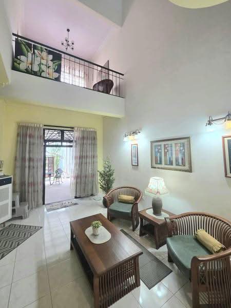 Rumah Teres 2-Tingkat untuk Dijual di Taman Perling (Perling) - Iden Tan - Living Room - PropertyGuru.com.my