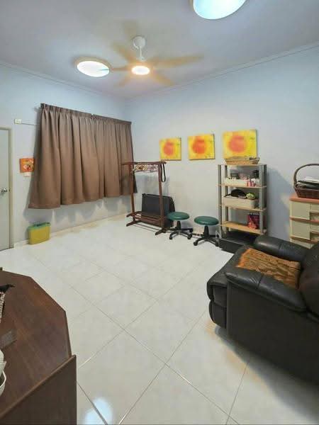 Rumah Teres 2-Tingkat untuk Dijual di Taman Perling (Perling) - Iden Tan - Living Room - PropertyGuru.com.my