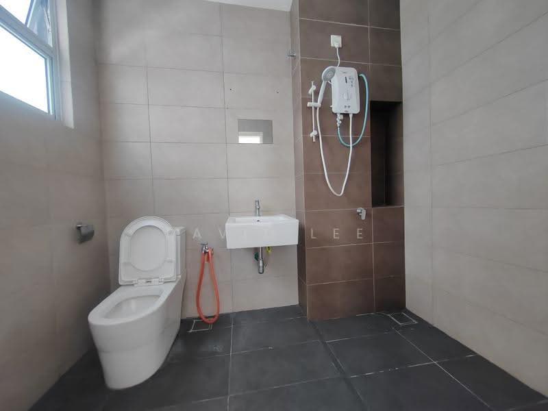 2-storey Terraced House for Rent in Kota Emerald (Rawang) - David Lee - Bathroom - PropertyGuru.com.my