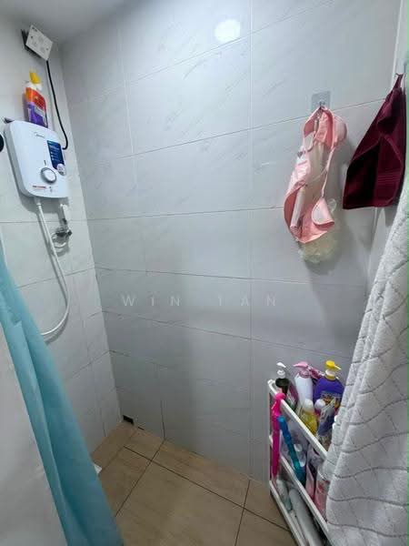 Service Residence for Rent at Country Garden Central Park - Win Tan - Bathroom - PropertyGuru.com.my