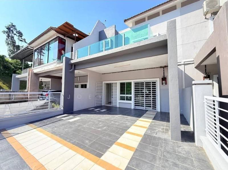 2-storey Terraced House for Sale in Taman Nusari Bayu (Bandar Sri Sendayan) - Joey Heng - Exterior - PropertyGuru.com.my