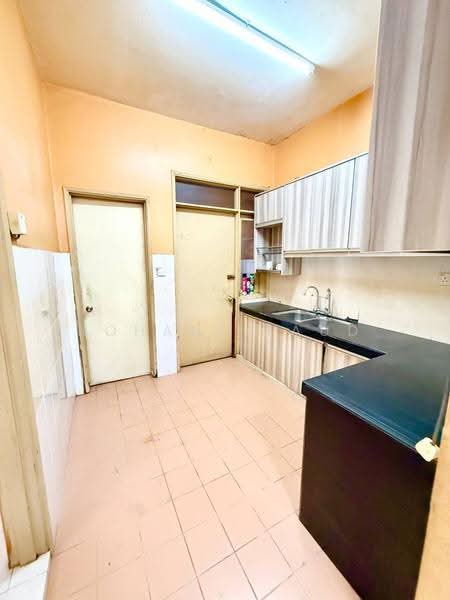 2-storey Terraced House for Sale in Bandar Tasik Kesuma (Beranang) - Rohani Daud - Kitchen - PropertyGuru.com.my