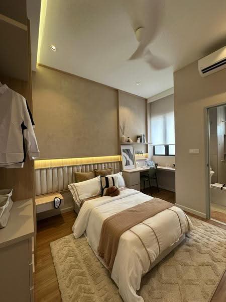 Rumah Teres 2.5-Tingkat untuk Dijual di Bandar Gamuda Gardens (Rawang) - Daniel Yap - Master Bedroom - PropertyGuru.com.my