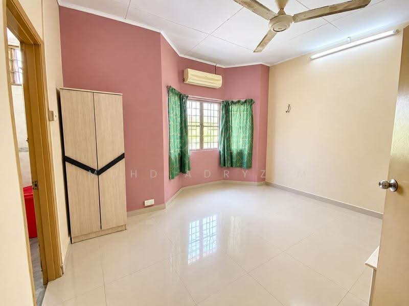 Rumah Teres 2-Tingkat untuk Dijual di Seksyen 13 (Shah Alam) - Mohd Adryzam - PropertyGuru.com.my