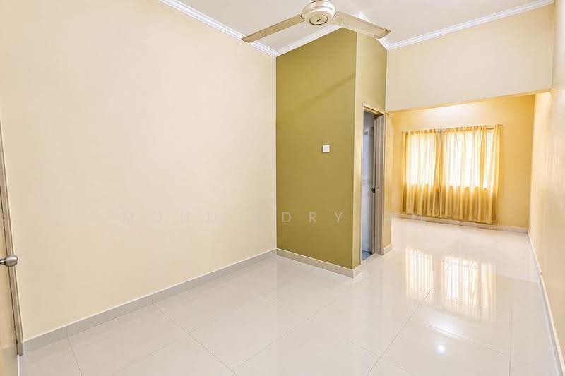Rumah Teres 2-Tingkat untuk Dijual di Seksyen 13 (Shah Alam) - Mohd Adryzam - PropertyGuru.com.my