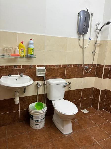 2-storey Terraced House for Rent in Melaka City (Melaka) - Li Xuan Lim - Bathroom - PropertyGuru.com.my