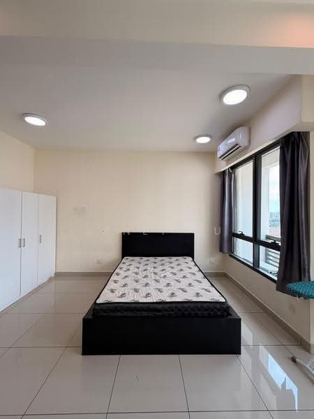 Kediaman Servis untuk Dijual di Flexis @ One South - Janet Au - Bedroom - PropertyGuru.com.my