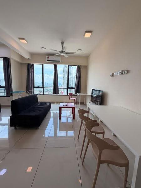Kediaman Servis untuk Dijual di Flexis @ One South - Janet Au - Living Room - PropertyGuru.com.my