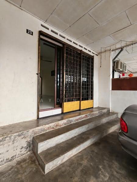 1-storey Terraced House for Sale in Taman Pancasila (Kulai) - Jayden Ng - Entrance - PropertyGuru.com.my
