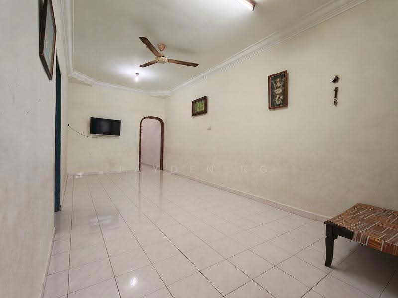 1-storey Terraced House for Sale in Taman Pancasila (Kulai) - Jayden Ng - Living Room - PropertyGuru.com.my