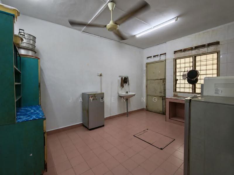 1-storey Terraced House for Sale in Taman Pancasila (Kulai) - Jayden Ng - Kitchen - PropertyGuru.com.my