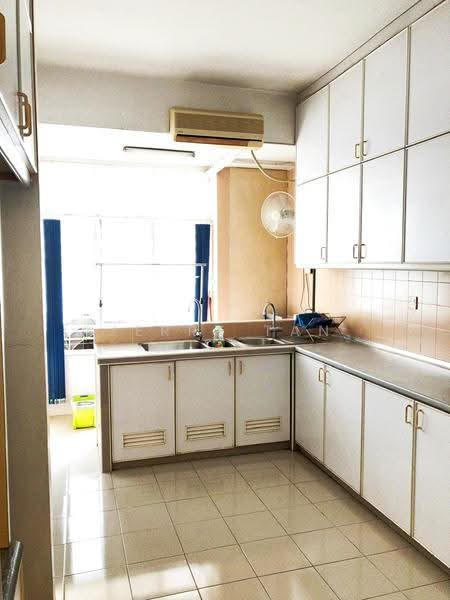 Pangsapuri untuk Disewa di Sri Emas - Jerry Tan - Kitchen - PropertyGuru.com.my