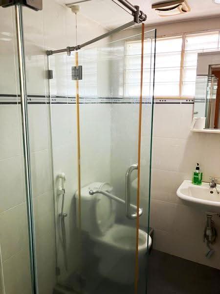 Pangsapuri untuk Disewa di Sri Emas - Jerry Tan - Bathroom - PropertyGuru.com.my