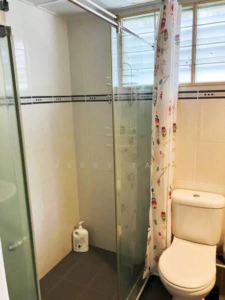 Pangsapuri untuk Disewa di Sri Emas - Jerry Tan - Bathroom - PropertyGuru.com.my