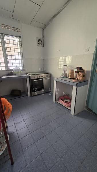 Bungalow House for Sale in Kuala Kubu Bharu (Selangor) - Zann Fauzan - Kitchen - PropertyGuru.com.my