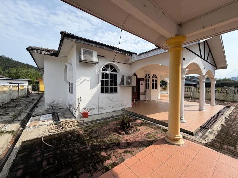 Bungalow House for Sale in Kuala Kubu Bharu (Selangor) - Zann Fauzan - Exterior - PropertyGuru.com.my