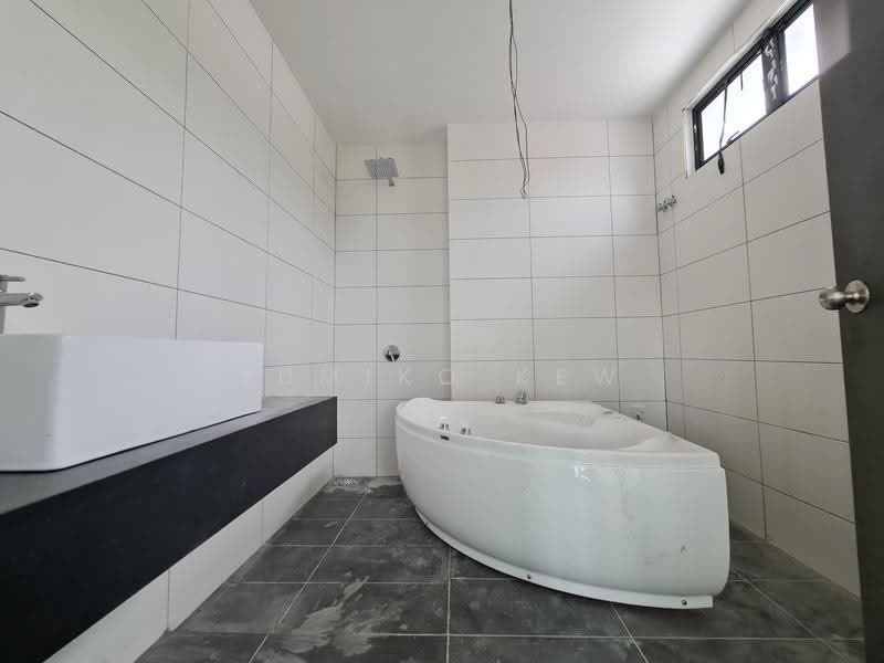 Rumah Berkembar untuk Dijual di Kajang (Selangor) - Yumiko Kew - Bathroom - PropertyGuru.com.my