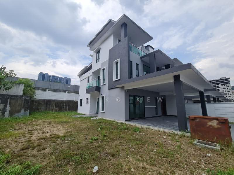 Rumah Berkembar untuk Dijual di Kajang (Selangor) - Yumiko Kew - Exterior - PropertyGuru.com.my