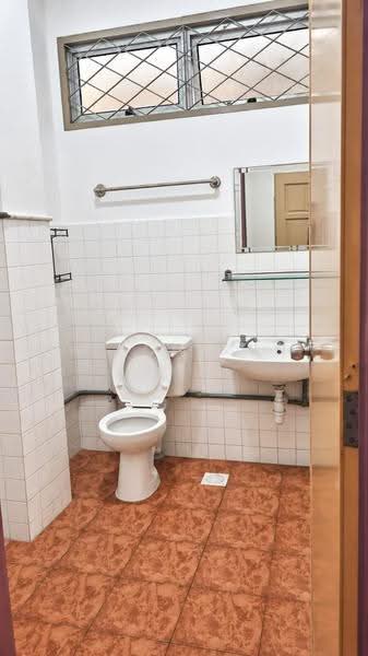 2-storey Terraced House for Sale in Taman Pelangi (Johor Bahru) - U Hon Kun - Bathroom - PropertyGuru.com.my