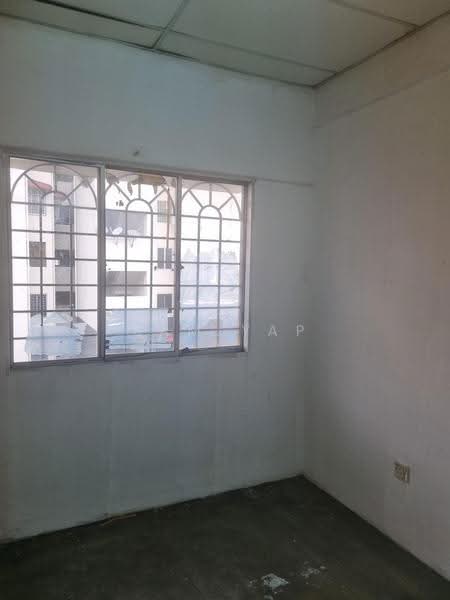 Pangsapuri untuk Dijual di Taman Sepakat Indah Apartment (P3) - Sam Yap - Interior - PropertyGuru.com.my