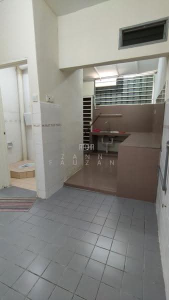 Rumah Teres 2-Tingkat untuk Dijual di Bukit Sentosa (Rawang) - Zann Fauzan - Kitchen - PropertyGuru.com.my