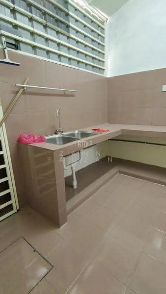 Rumah Teres 2-Tingkat untuk Dijual di Bukit Sentosa (Rawang) - Zann Fauzan - Kitchen - PropertyGuru.com.my