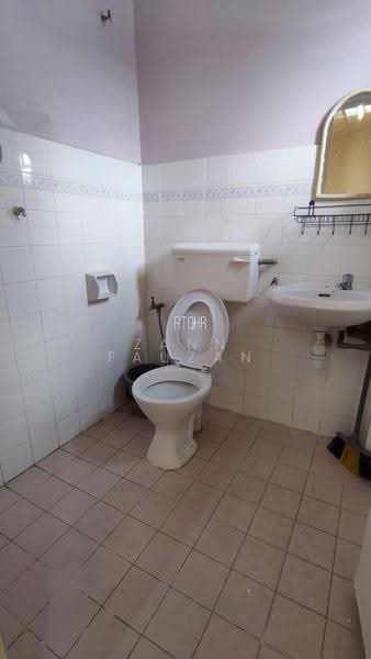 Rumah Teres 2-Tingkat untuk Dijual di Bukit Sentosa (Rawang) - Zann Fauzan - Bathroom - PropertyGuru.com.my