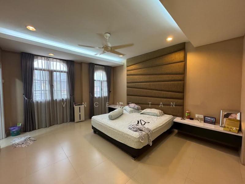 Semi-Detached House for Rent in Kota Kemuning (Shah Alam) - Vincent Tan - Bedroom - PropertyGuru.com.my