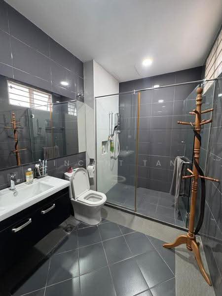 Semi-Detached House for Rent in Kota Kemuning (Shah Alam) - Vincent Tan - Bathroom - PropertyGuru.com.my