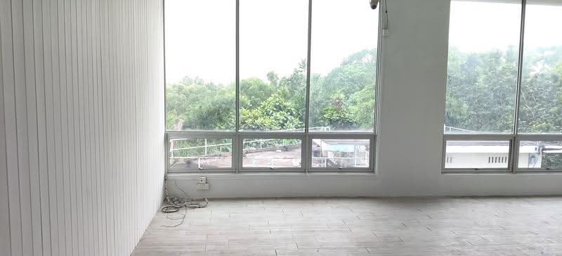Shop / Office for Rent in Taman Bukit Serdang (Seri Kembangan) - Sam Yap - Interior - PropertyGuru.com.my