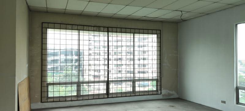 Shop / Office for Rent in Taman Bukit Serdang (Seri Kembangan) - Sam Yap - Interior - PropertyGuru.com.my