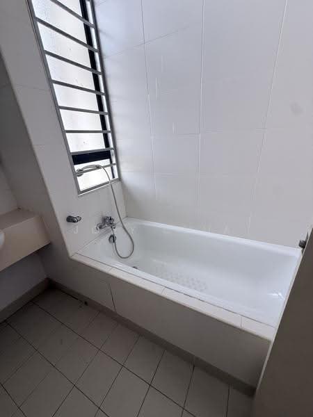 Rumah Teres 3-Tingkat untuk Dijual di Taman Esplanad (Bukit Jalil) - Joey Chua - Bathroom - PropertyGuru.com.my
