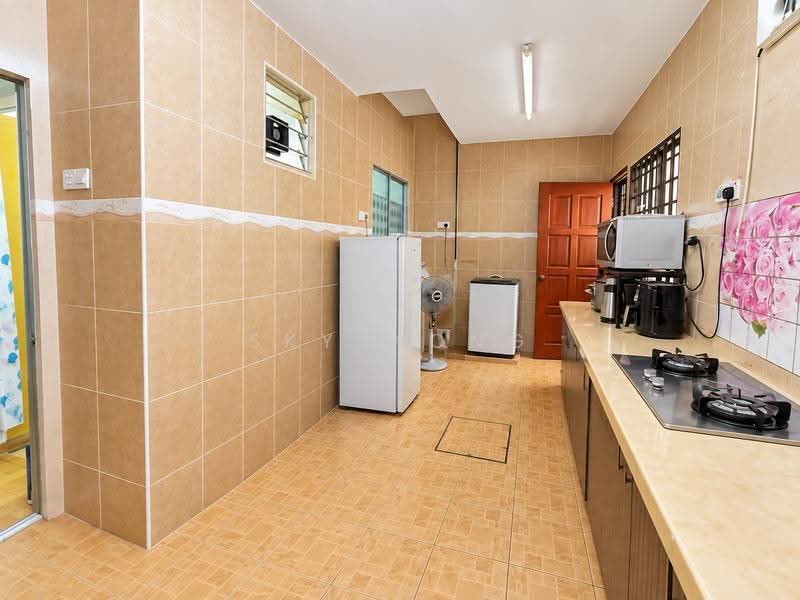 Rumah Teres 2-Tingkat untuk Dijual di Bandar Putra Permai (Seri Kembangan) - Sky Wong - Kitchen - PropertyGuru.com.my
