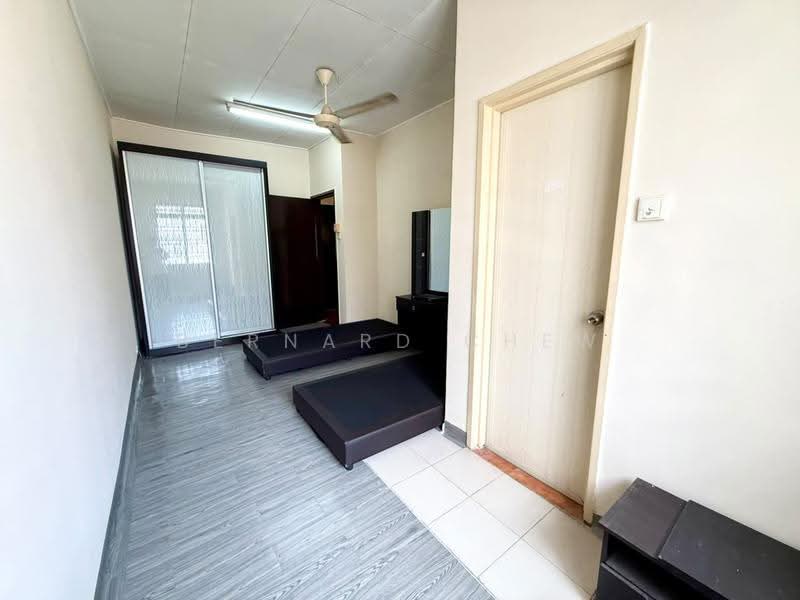2-storey Terraced House for Sale in Sungai Ara (Penang) - Bernard Chew - Bedroom - PropertyGuru.com.my
