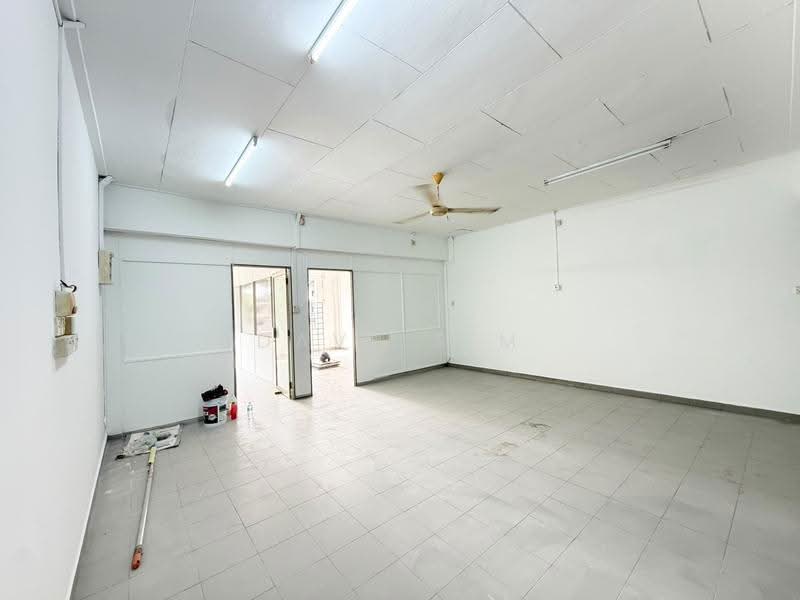 Kedai / Pejabat untuk Disewa di Taman Molek (Johor Bahru) - Dave Sim - PropertyGuru.com.my