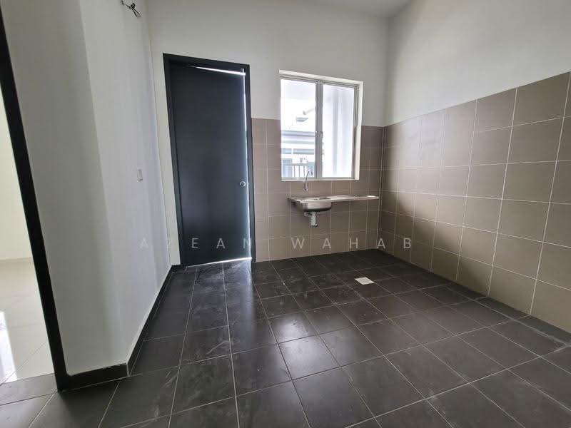 1-storey Terraced House for Sale in Dengkil (Selangor) - Azean Wahab - Kitchen - PropertyGuru.com.my