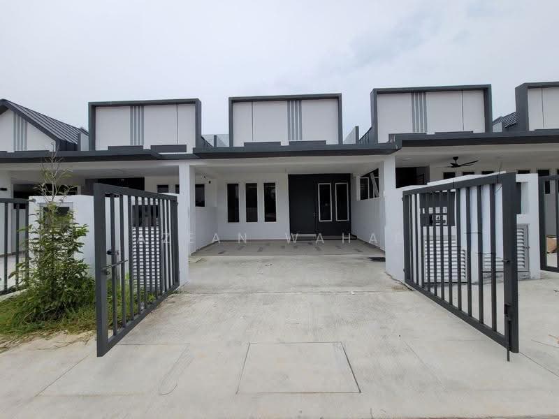 1-storey Terraced House for Sale in Dengkil (Selangor) - Azean Wahab - Exterior - PropertyGuru.com.my
