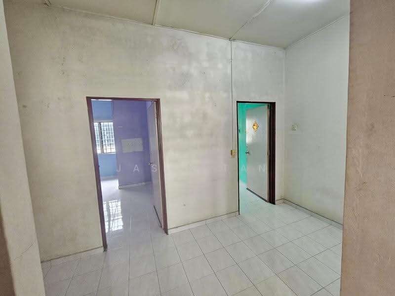 2-storey Terraced House for Sale in Taman Universiti Indah (Seri Kembangan) - Jason Tan - PropertyGuru.com.my