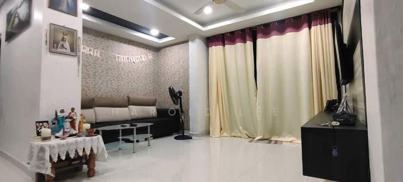Pangsapuri untuk Dijual di Tanjung Court - Harold Lee - Living Room - PropertyGuru.com.my