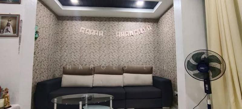 Pangsapuri untuk Dijual di Tanjung Court - Harold Lee - Living Room - PropertyGuru.com.my