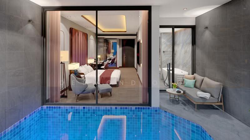 Private Pool & Balcony