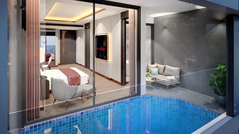 Private Pool & Balcony