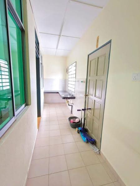 1-storey Terraced House for Sale in Perkampungan Pandan Perdana (Kuantan) - Idham Che'Ali - Corridor - PropertyGuru.com.my